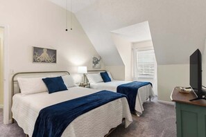 3 室のベッドルーム、アイロン / アイロン台、WiFi (無料)、ベッドシーツ