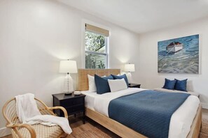 8 bedrooms, desk, iron/ironing board, free WiFi