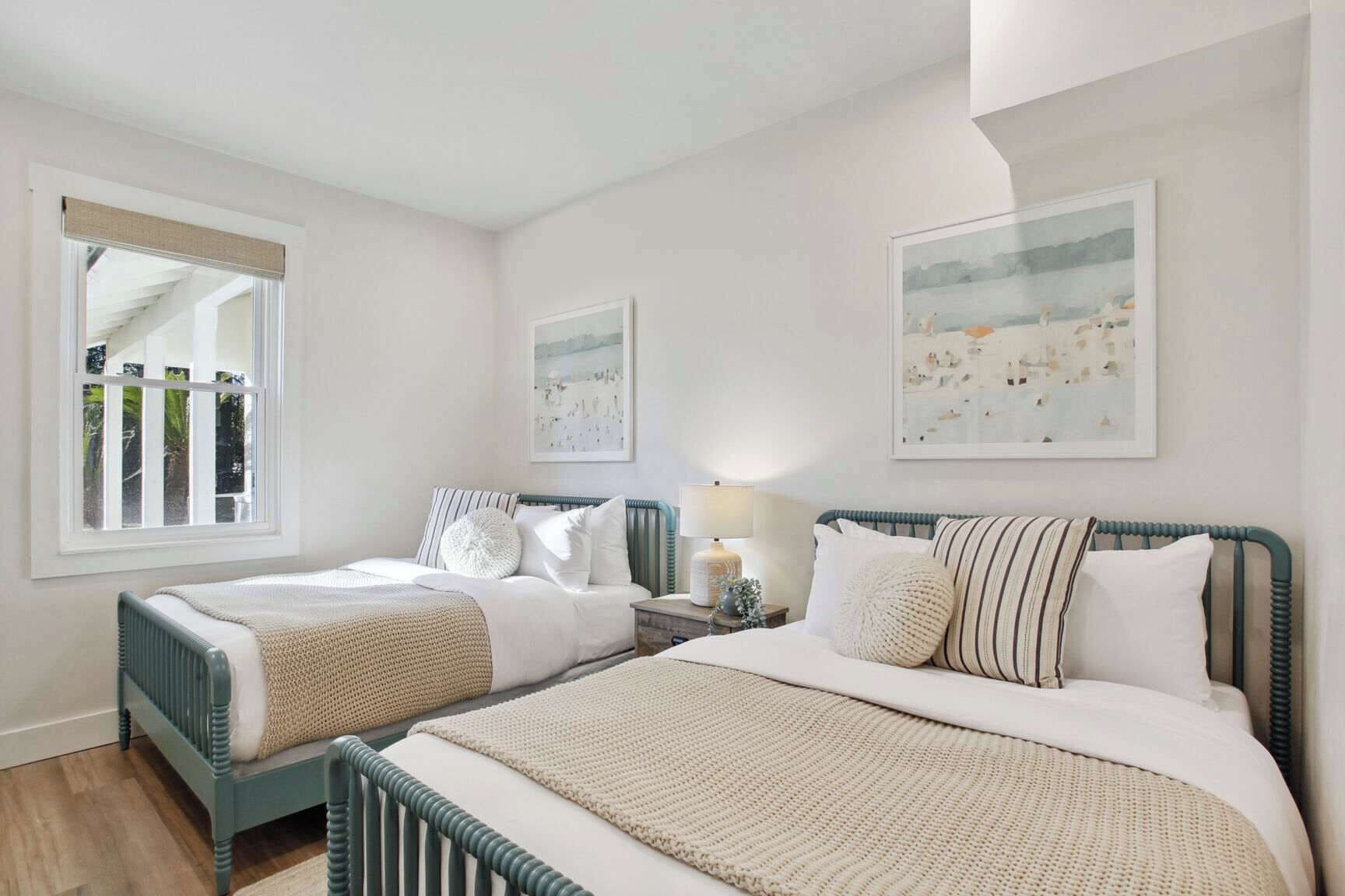 8 bedrooms, desk, iron/ironing board, WiFi (free)