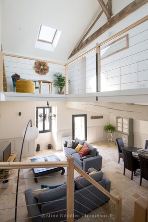 Älytelevisio, kirjoja