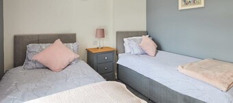 Host & Stay | Castle View Cottage