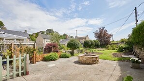 Property grounds - Host & Stay | Castle View Cottage (Barnard Castle)