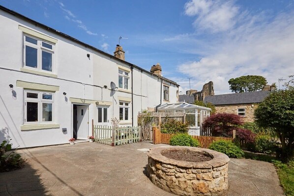 Exterior - Host & Stay | Castle View Cottage (Barnard Castle)
