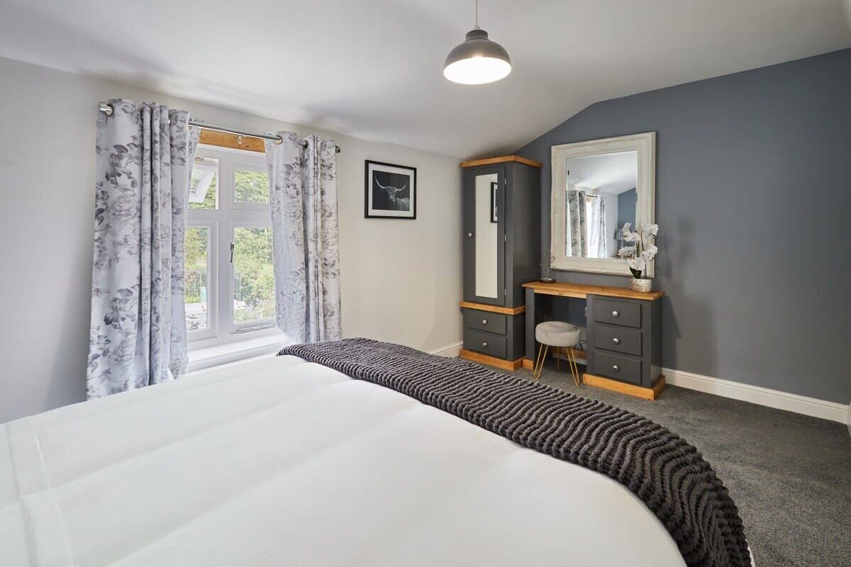 2 dormitorios, tabla de planchar con plancha, wifi gratis y ropa de cama