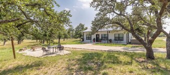 La Casita: Hot-tub & Firepit, 15 min to Fred!