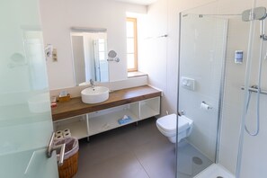 Family Apartment | Bathroom | Hair dryer, towels - Vadkert Major (Sarvar)