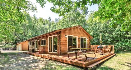 Lake Front Family Paradise! Gorgeous 3 bedroom surrounded by wildlife.