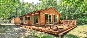 Lake Front Family Paradise! Gorgeous 3 bedroom surrounded by wildlife.