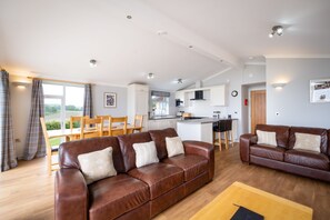TV, fireplace, DVD player - Pitbladdo Holiday Lodge at Cuplahills Farm (St Andrews)