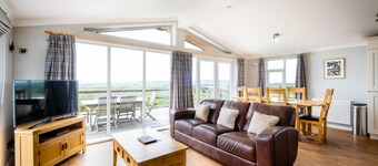 Pitbladdo Holiday Lodge at Cuplahills Farm