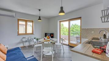 Televisión de pantalla plana de 21 pulgadas con canales por satélite