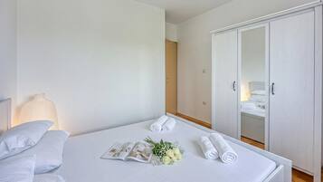 Family Apartment, Multiple Bedrooms (Apartment Good Life) | 2 bedrooms, iron/ironing board, bed sheets