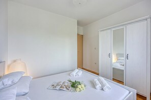 2 bedrooms, iron/ironing board, bed sheets - Apartment Good Life (Medulin)