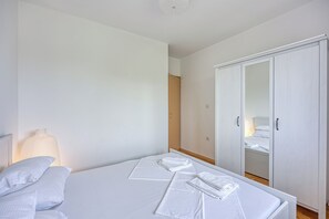 2 bedrooms, iron/ironing board, bed sheets - Apartment Good Life (Medulin)