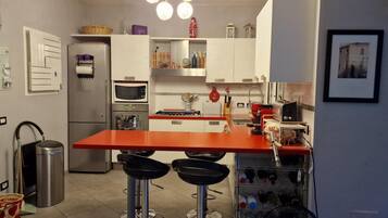 Kühlschrank, Ofen, Herdplatte, Geschirrspüler