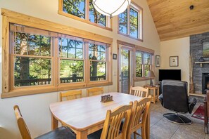 Condo, 2 Bedrooms | Dining