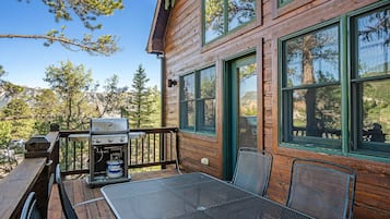 Condo, 2 Bedrooms | BBQ/picnic area