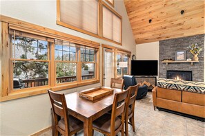 Ferienhütte, 2 Schlafzimmer | Wohnbereich