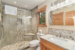 Bathroom - Solitude Beaver #3 - Estes Park 2 Bedroom Condo by RedAwning (Estes Park)