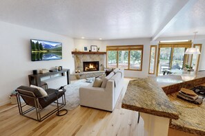 Condo, 2 Bedrooms | Living area - 2480 Escape To The Lakes At Deer Valley! Private Hot Tub Oasis-close To The Slopes! 2 Bedroom Condo by RedAwning (Park City)