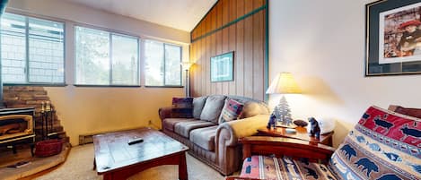 Appart'hôtel, 1 chambre | Coin séjour | TV connectée, services de streaming