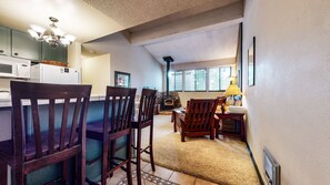 Dining - Summit #232 1 Bedroom Condo by RedAwning (Mammoth Lakes)