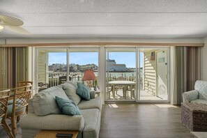 Appart'hôtel, 2 chambres | Coin séjour