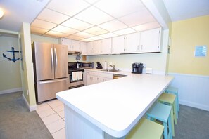 Condo, 2 Bedrooms | Private kitchen | Fridge, coffee/tea maker, toaster - Quay 903 2 Bedroom Condo by Redawning (Ocean City)