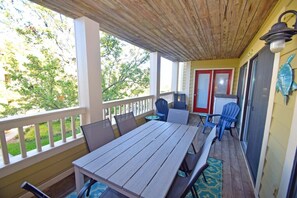 Outdoor dining - Seascape-heron Harbour 202-3 2 Bedroom Condo by RedAwning (Ocean City)