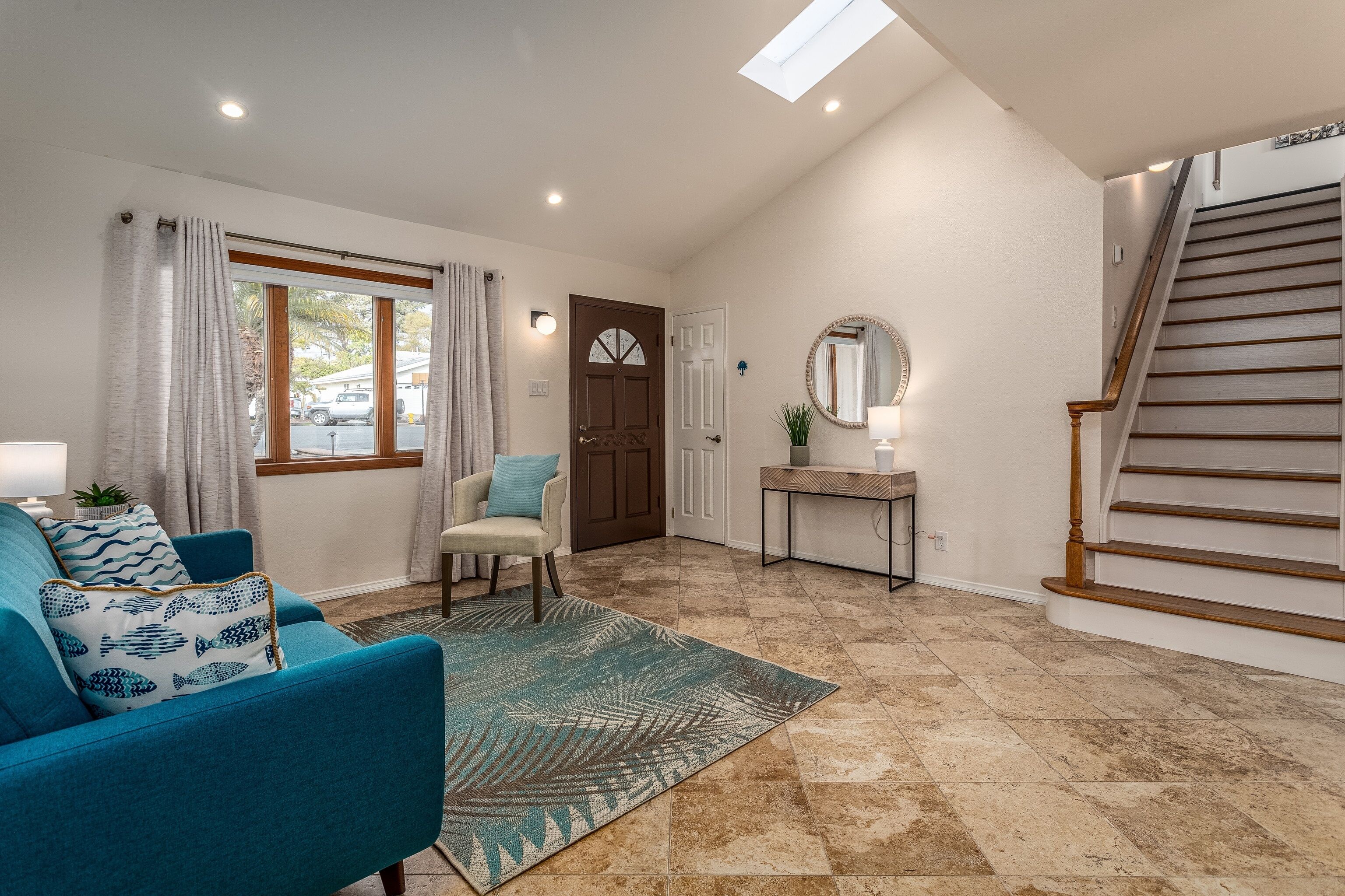 House, 5 Bedrooms | Living area | Smart TV