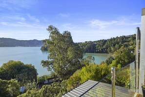 Property grounds - Kaioruru View - Diamond Harbour Holiday Home (Diamond Harbour)
