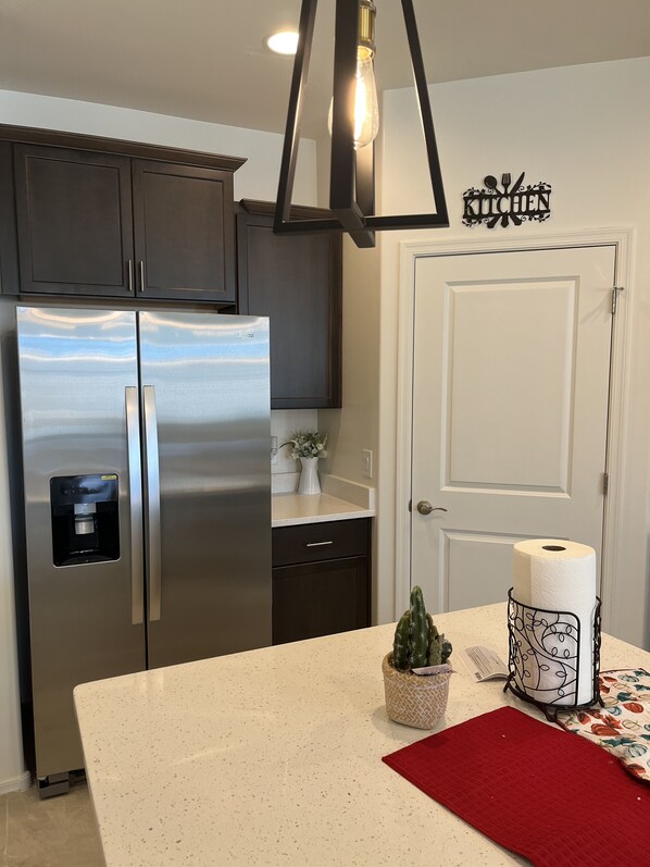 Interior - 💥✨BRAND-NEW Modern Home with New Appliances, Ready for you.✨💥 (Tucson)