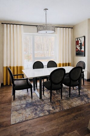 Dining - Walk to Road America & near Kohler Golf  ~ 
The Woods Estate ~ Modern Luxury (Plymouth)