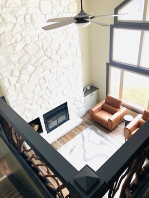 Smart TV, fireplace, video games, books - Walk to Road America & near Kohler Golf  ~ 
The Woods Estate ~ Modern Luxury (Plymouth)