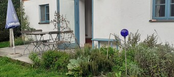 Rural living in renovated farmhouse-EG, terrace, 20 min to Landshut 