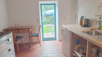 Kühlschrank, Ofen, Herdplatte, Wasserkocher
