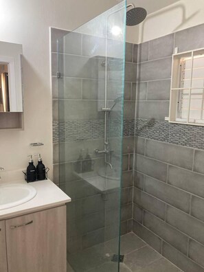 Casa | Baño | Ducha y toallas