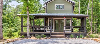 Lulu's Place - A Lakeside Tiny Home in Tennessee