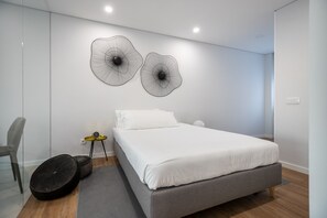 2 室のベッドルーム、旅行用ベビーベッド、WiFi、ベッドシーツ