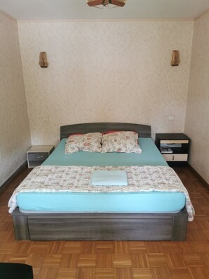 2 bedrooms, WiFi, bed sheets