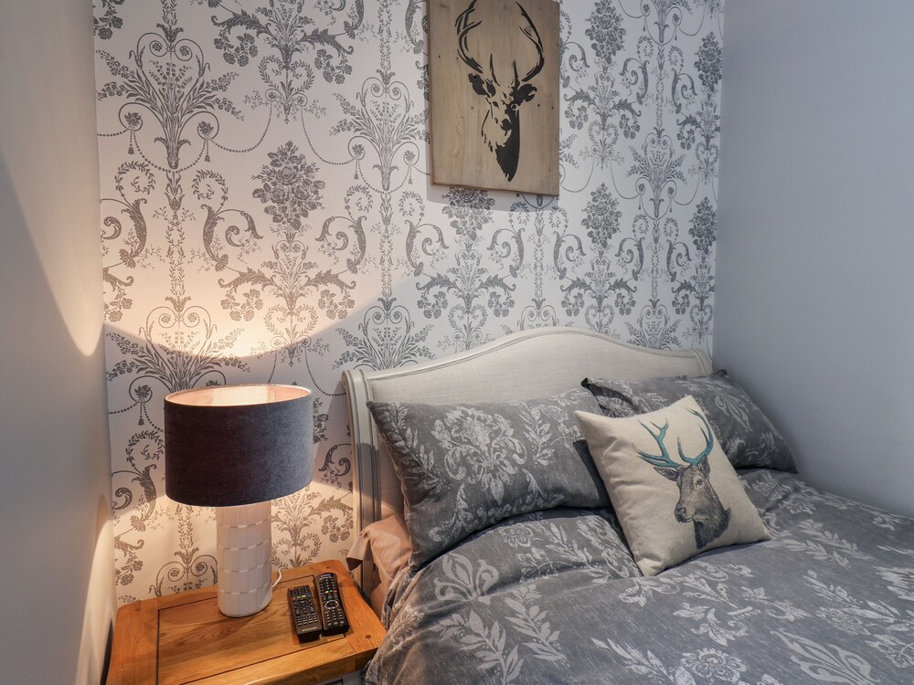 DOTTIES APARTMENT, family friendly, country holiday cottage in Whitby