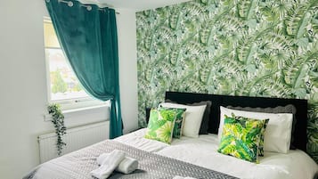 Comfort Apartment, 3 Bedrooms | 3 bedrooms, iron/ironing board, free WiFi