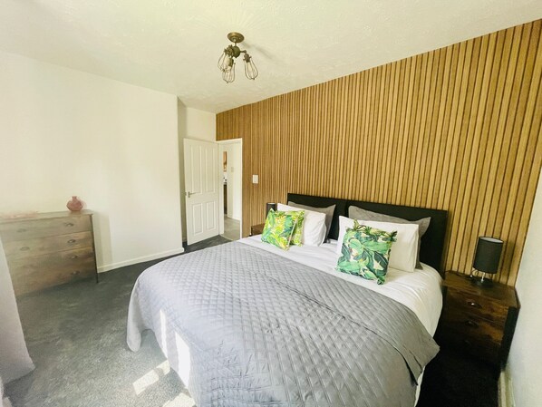 3 chambres, fer et planche à repasser, Wi-Fi gratuit