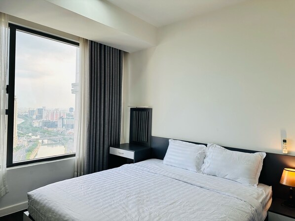 2 bedrooms, iron/ironing board, WiFi