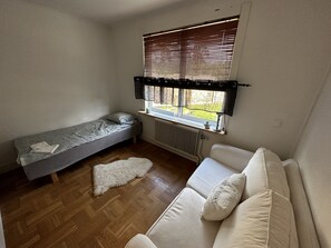 Cofres nos quartos, ferros/tábuas de passar roupa, Wi-Fi de cortesia