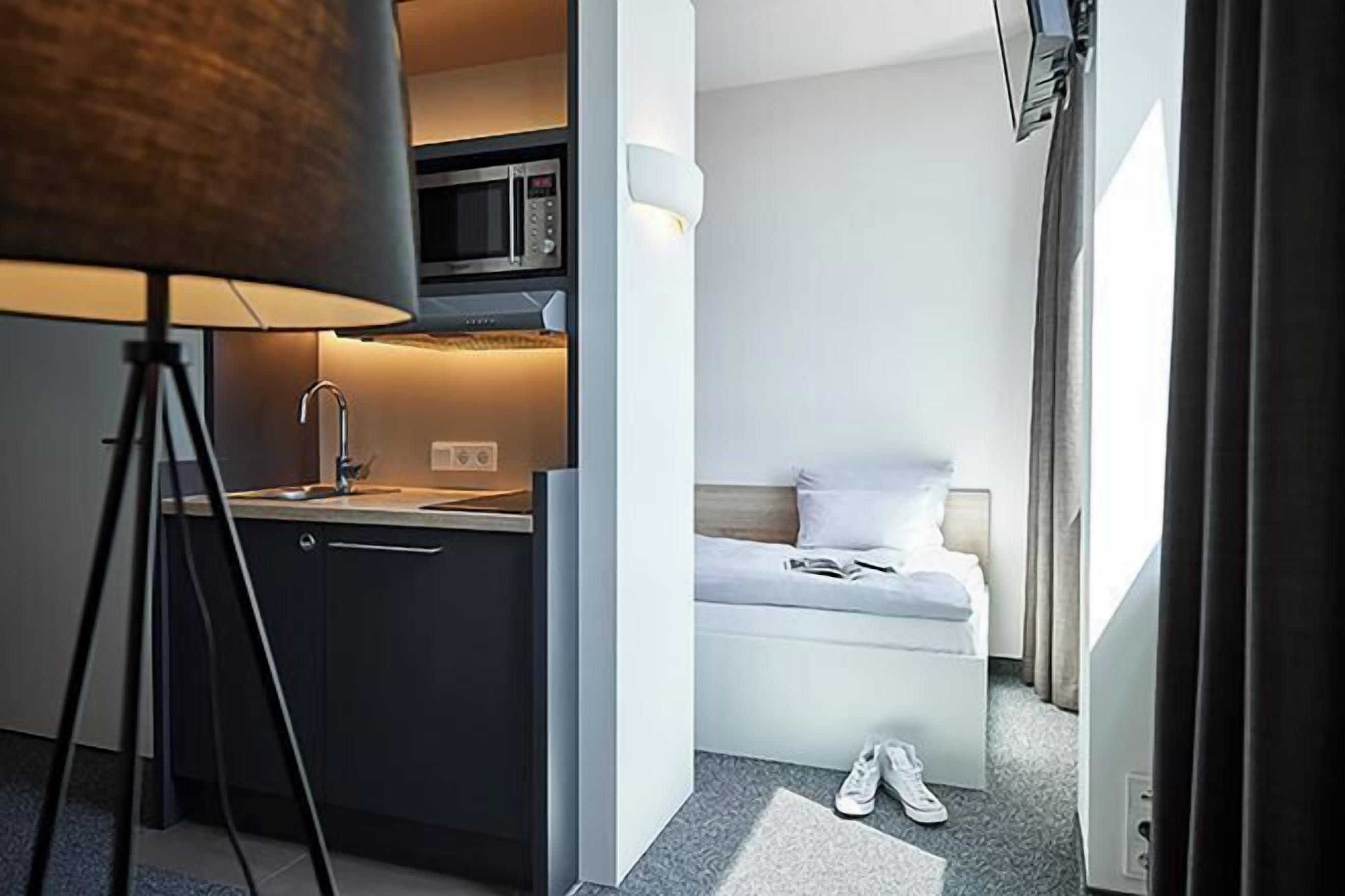 Hypo-allergenic bedding, in-room safe, desk, laptop workspace