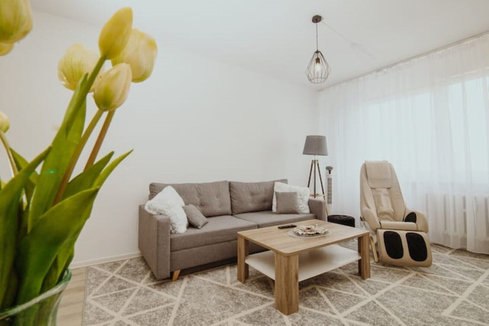 Una Smart TV, libros