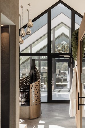 Sauna, steam room, hot stone massages, massages