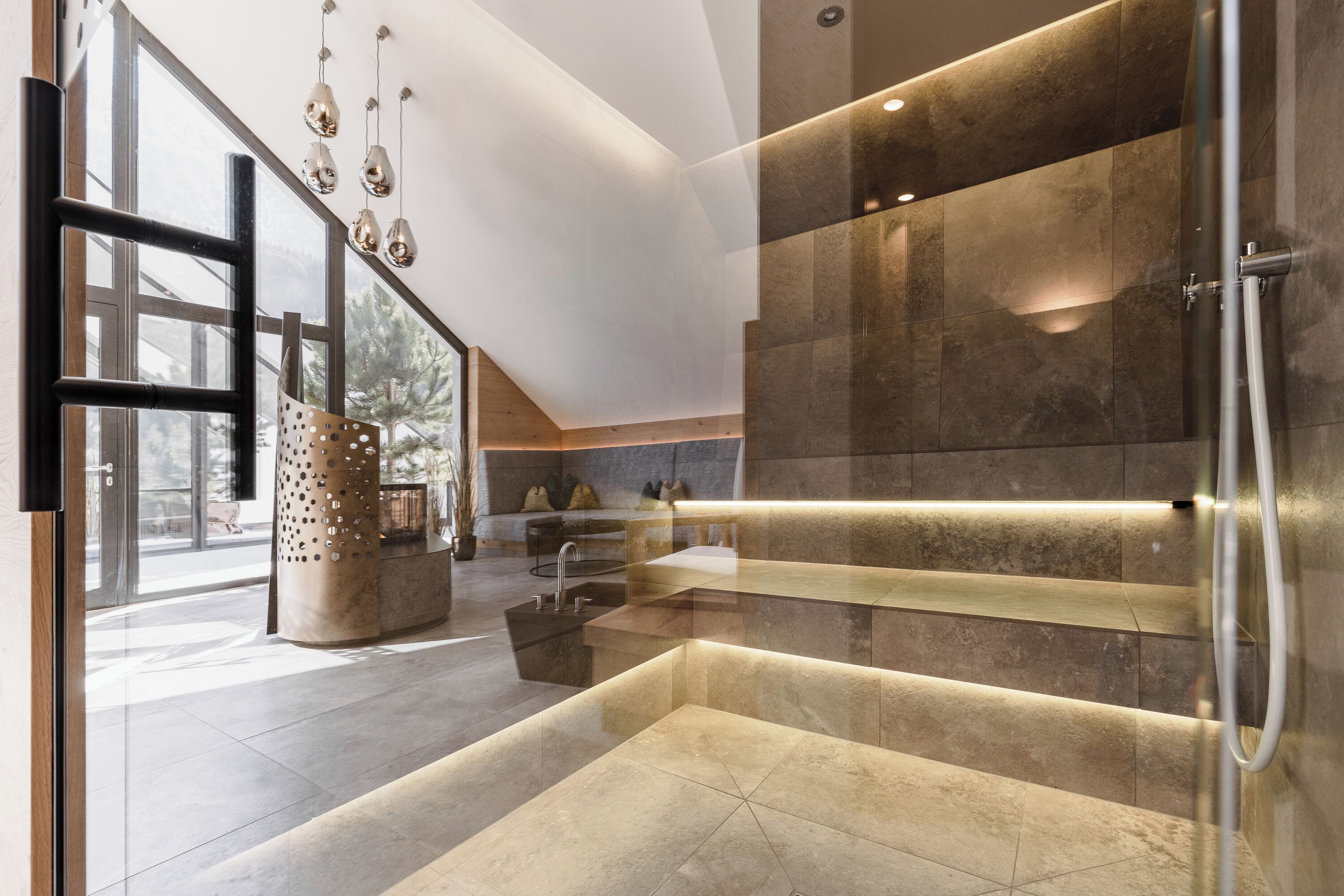 Sauna, Dampfbad, Warmsteinmassagen, Massageanwendungen