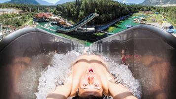 Exercise/lap pool